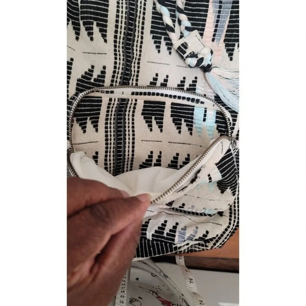 American‎ Eagle Backpack Womens OS Cream Black Tribal Woven Drawstring Festival